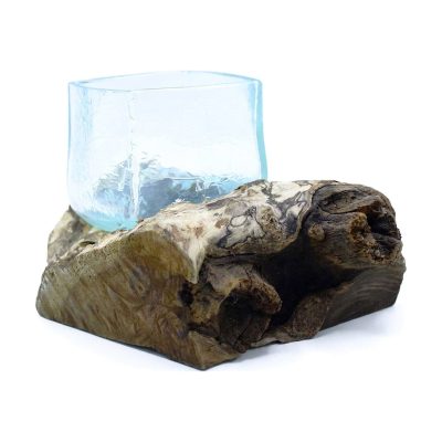 Coupe en verre craquelé soufflé sur une racine de Gamal sombre