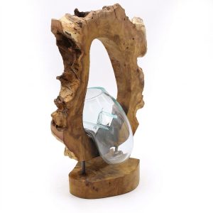 Vase suspendu, photographié sur fond blanc